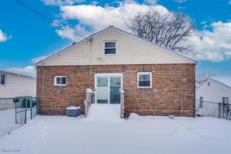231 E Dresden Avenue Akron OH 44301