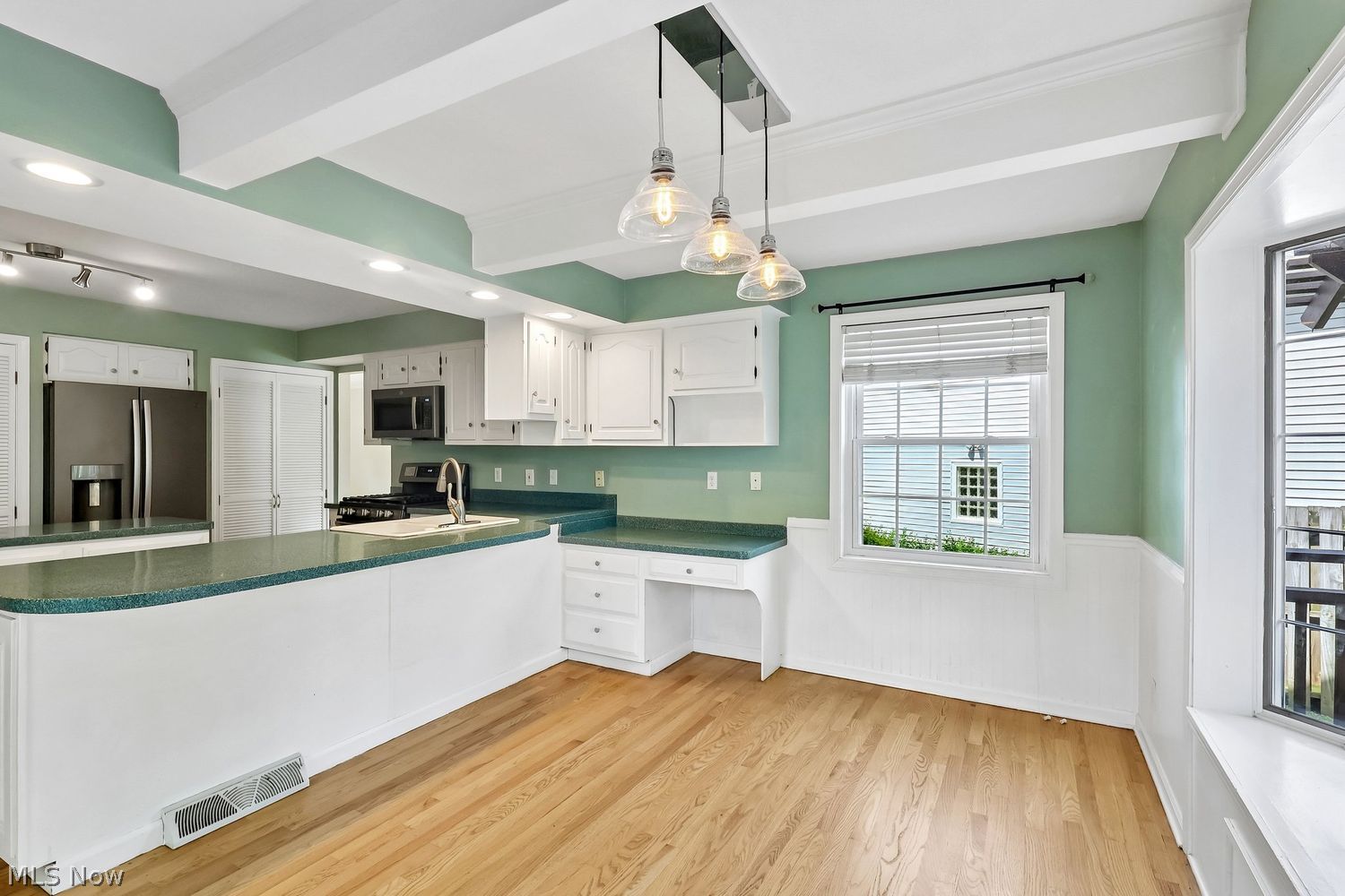 32785 W Nimrod Street Solon OH 44139