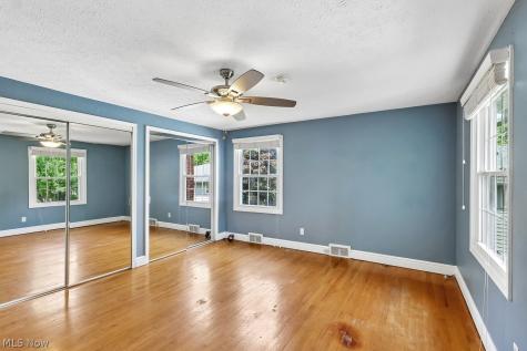 32785 W Nimrod Street Solon OH 44139