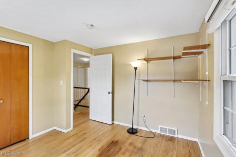 32785 W Nimrod Street Solon OH 44139