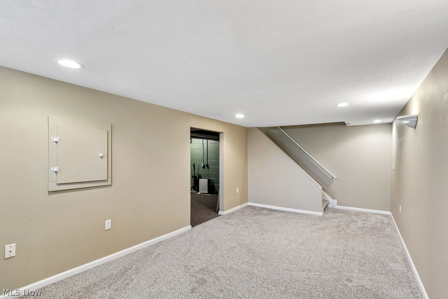 32785 W Nimrod Street Solon OH 44139