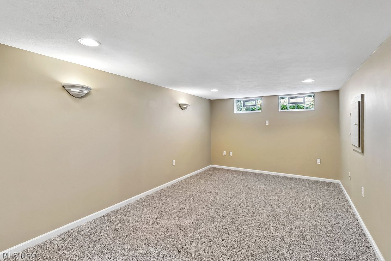 32785 W Nimrod Street Solon OH 44139