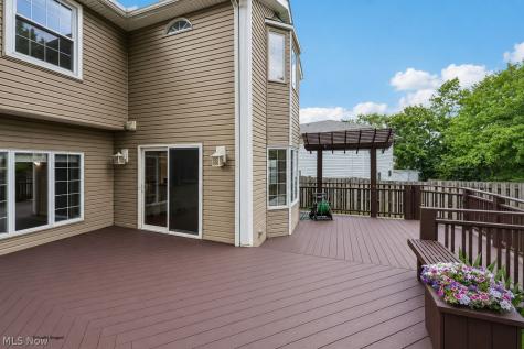 32785 W Nimrod Street Solon OH 44139