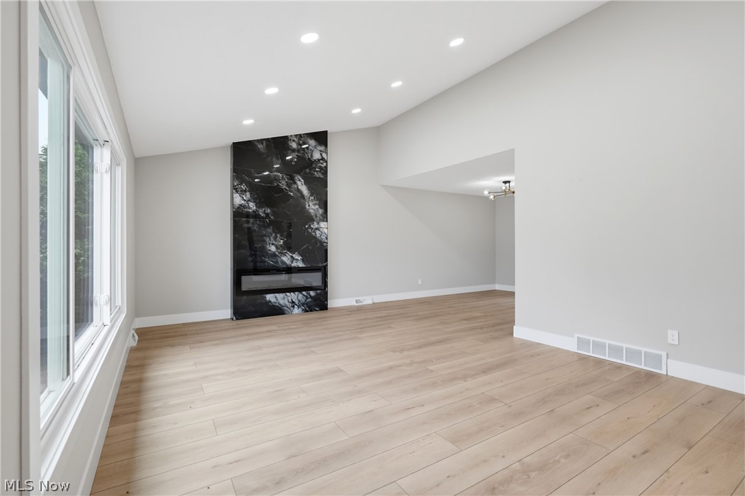 4796 Lindsey Lane Richmond Heights OH 44143