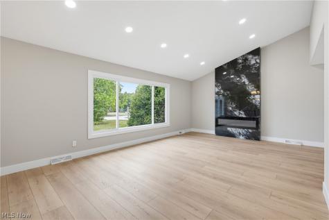4796 Lindsey Lane Richmond Heights OH 44143