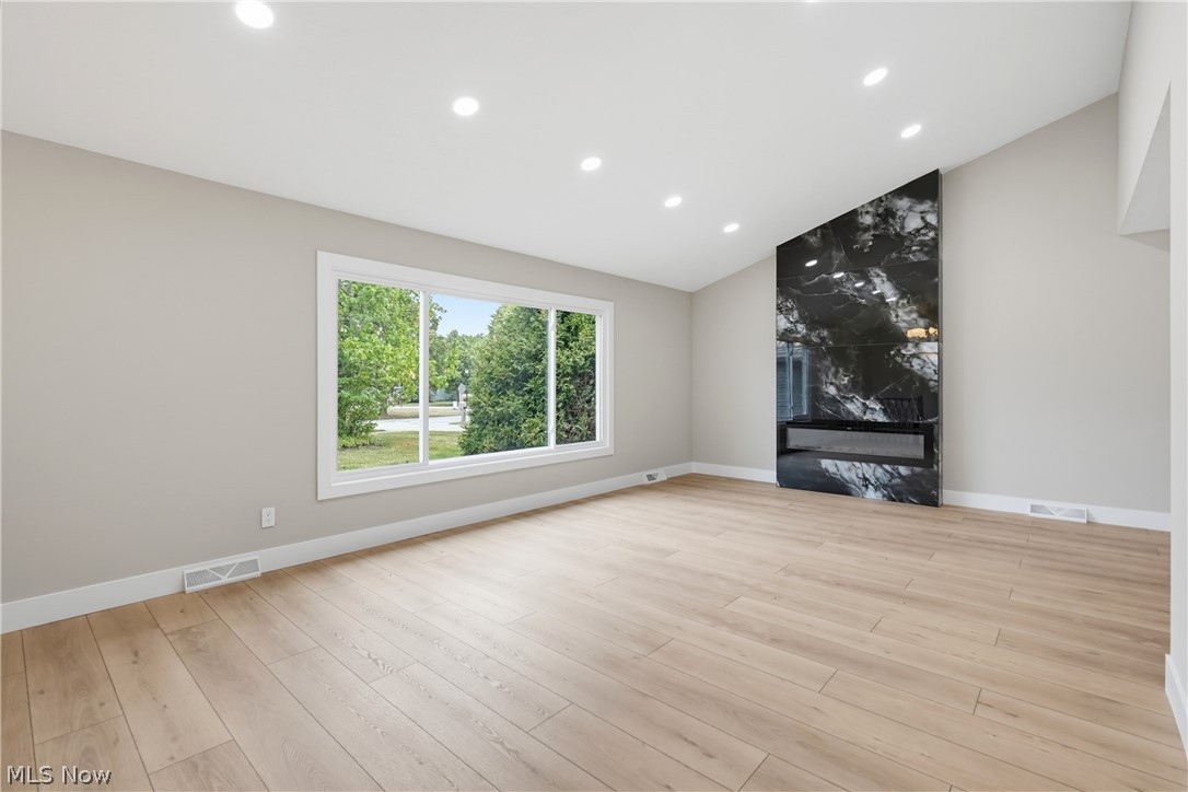 4796 Lindsey Lane Richmond Heights OH 44143