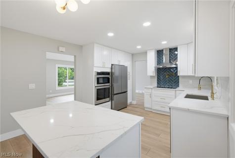 4796 Lindsey Lane Richmond Heights OH 44143