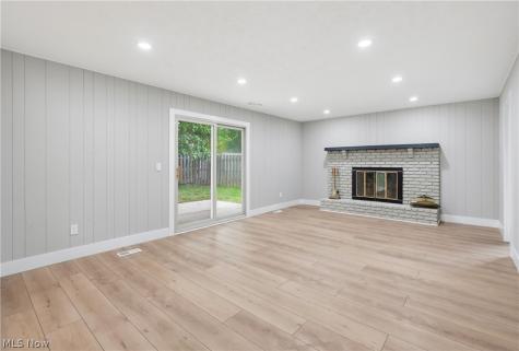 4796 Lindsey Lane Richmond Heights OH 44143