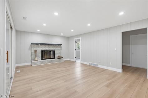 4796 Lindsey Lane Richmond Heights OH 44143