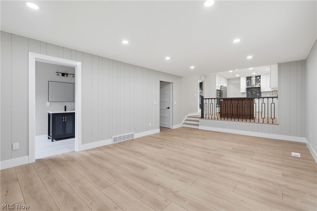 4796 Lindsey Lane Richmond Heights OH 44143
