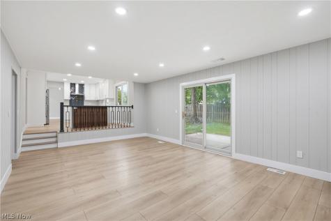 4796 Lindsey Lane Richmond Heights OH 44143