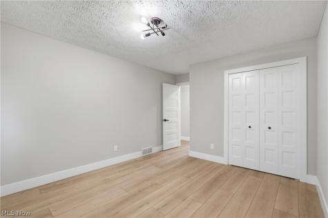 4796 Lindsey Lane Richmond Heights OH 44143