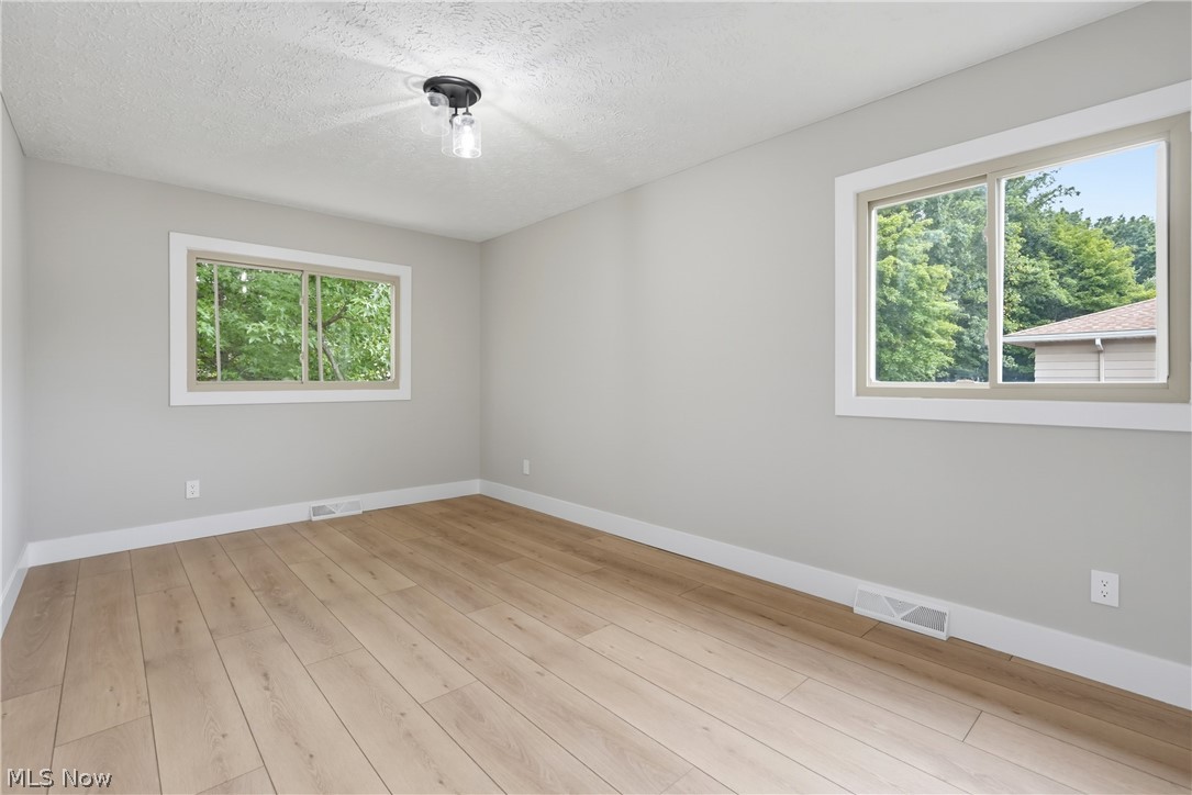 4796 Lindsey Lane Richmond Heights OH 44143
