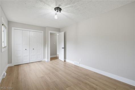 4796 Lindsey Lane Richmond Heights OH 44143
