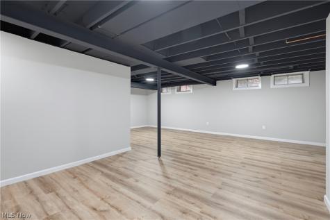 4796 Lindsey Lane Richmond Heights OH 44143