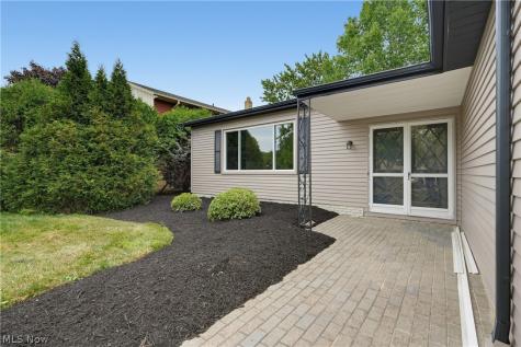 4796 Lindsey Lane Richmond Heights OH 44143
