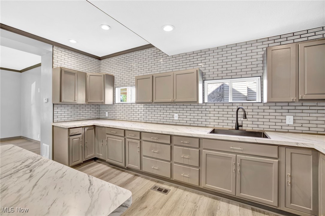 121 Lake Street Akron OH 44301