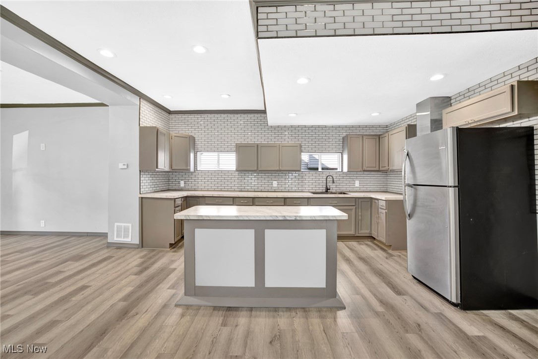 121 Lake Street Akron OH 44301