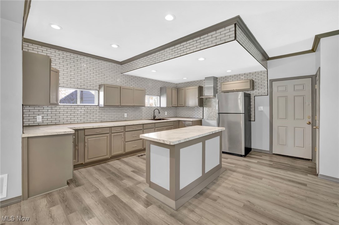 121 Lake Street Akron OH 44301