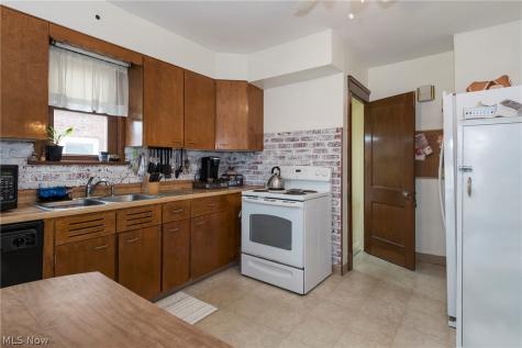 9817 Robinson Avenue Garfield Heights OH 44125