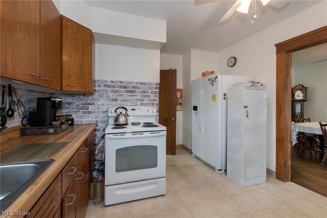 9817 Robinson Avenue Garfield Heights OH 44125