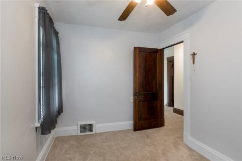 9817 Robinson Avenue Garfield Heights OH 44125