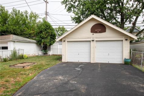9817 Robinson Avenue Garfield Heights OH 44125