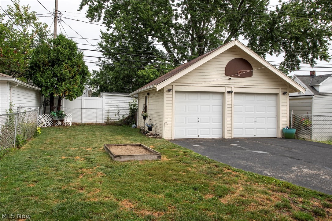 9817 Robinson Avenue Garfield Heights OH 44125