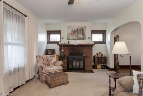 9817 Robinson Avenue Garfield Heights OH 44125