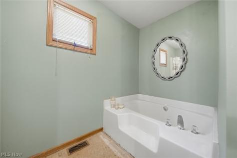 3021 Duquesne Drive Stow OH 44224