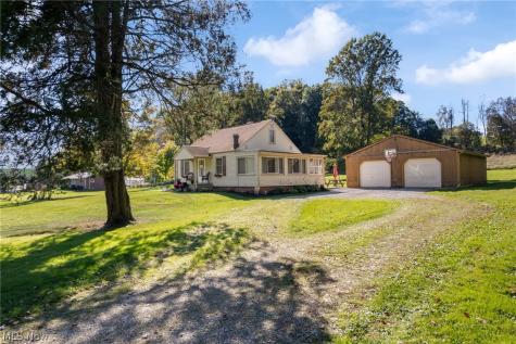959 Neimans Avenue SE East Canton OH 44730
