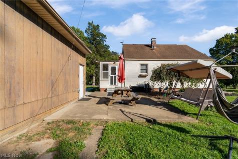 959 Neimans Avenue SE East Canton OH 44730