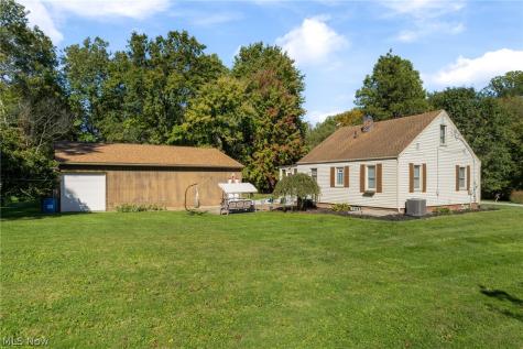 959 Neimans Avenue SE East Canton OH 44730