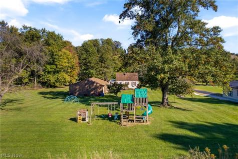 959 Neimans Avenue SE East Canton OH 44730