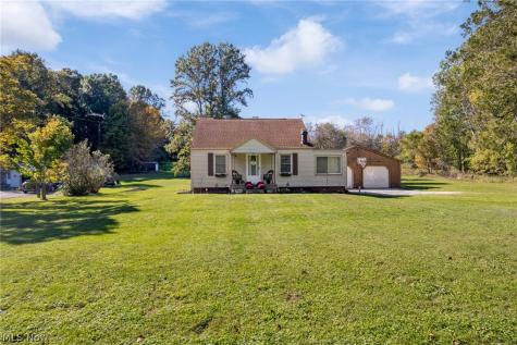959 Neimans Avenue SE East Canton OH 44730