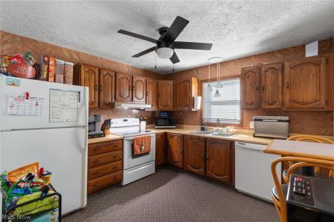 959 Neimans Avenue SE East Canton OH 44730