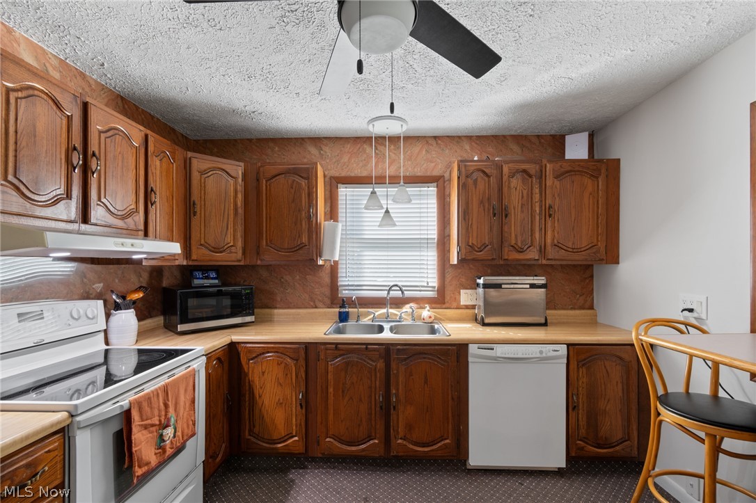 959 Neimans Avenue SE East Canton OH 44730
