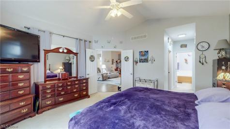 3293 Bath Heights Drive Cuyahoga Falls OH 44223