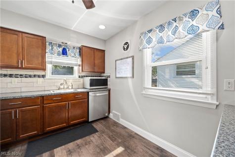 374 White Oak Drive Elyria OH 44035
