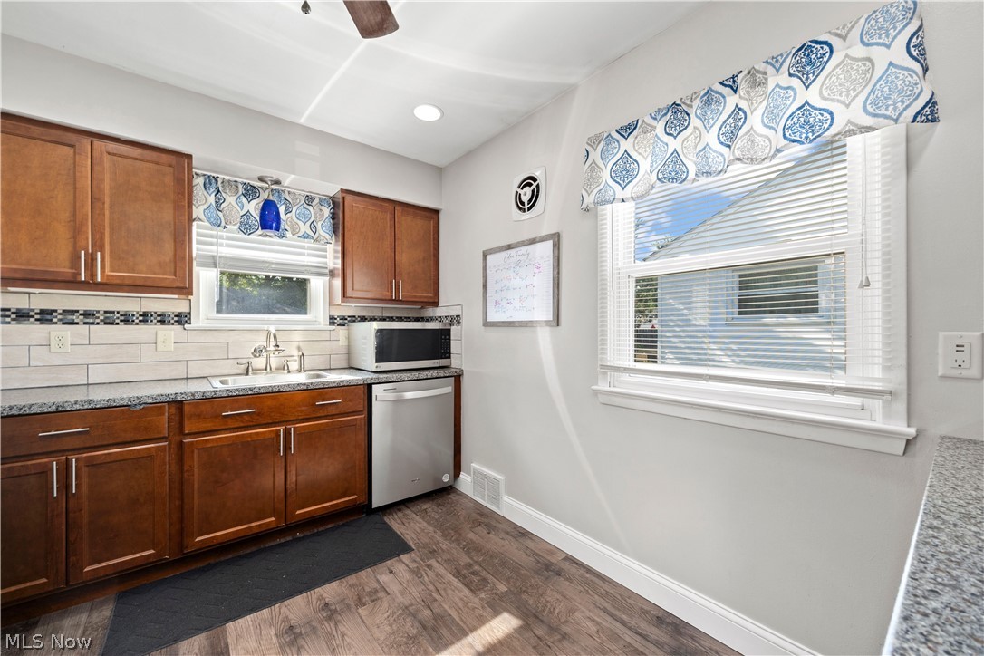 374 White Oak Drive Elyria OH 44035
