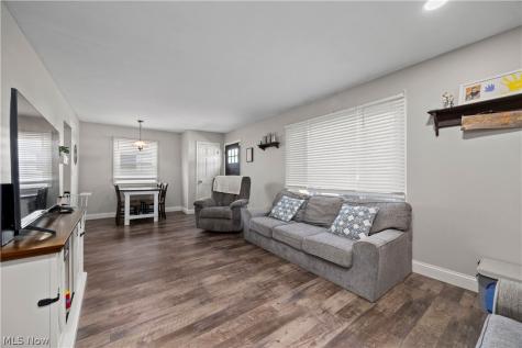 374 White Oak Drive Elyria OH 44035