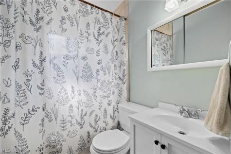 374 White Oak Drive Elyria OH 44035