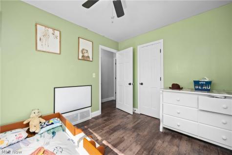 374 White Oak Drive Elyria OH 44035