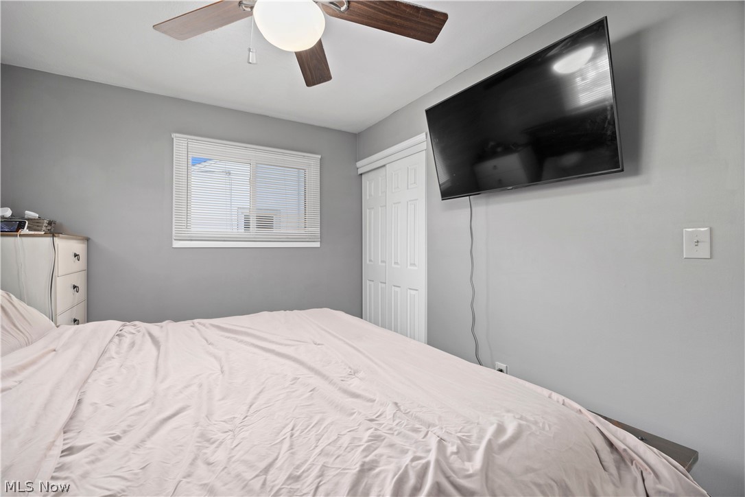 374 White Oak Drive Elyria OH 44035