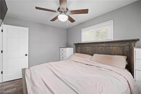 374 White Oak Drive Elyria OH 44035