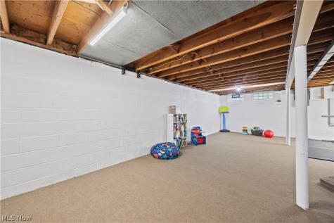 374 White Oak Drive Elyria OH 44035
