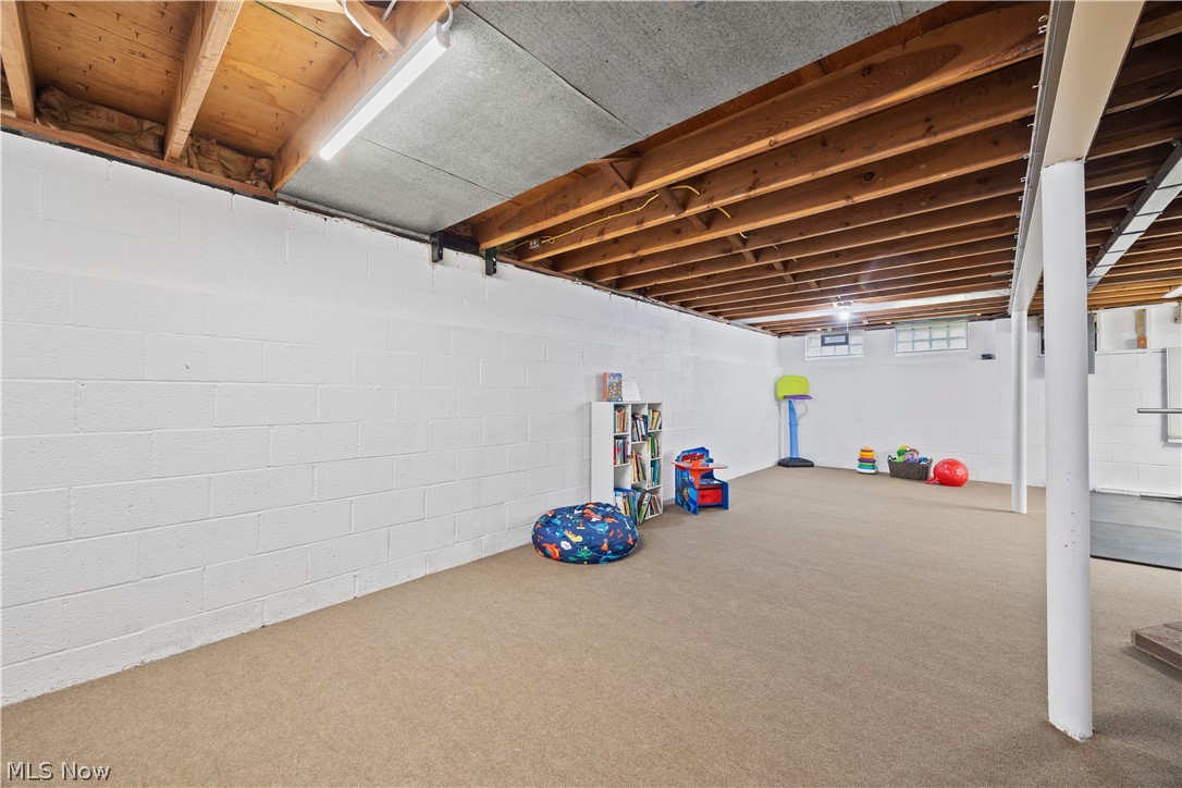 374 White Oak Drive Elyria OH 44035