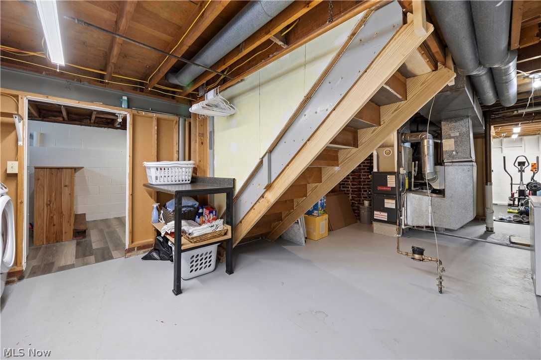 374 White Oak Drive Elyria OH 44035