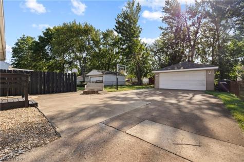 374 White Oak Drive Elyria OH 44035
