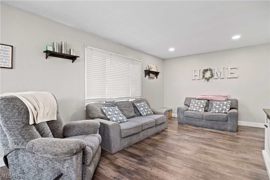 374 White Oak Drive Elyria OH 44035